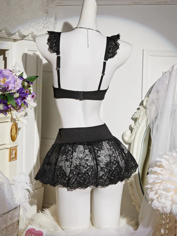 Ensemble lingerie noir en dentelle