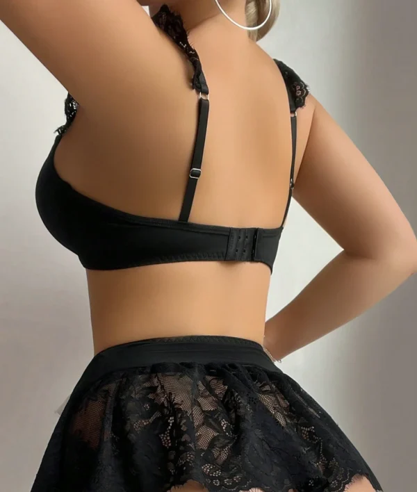 Ensemble lingerie noir en dentelle