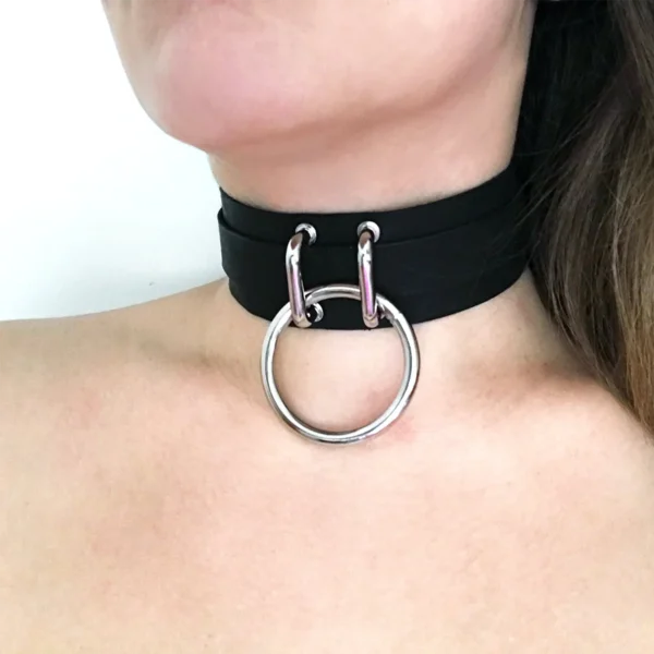 Collier en Cuir avec Anneau